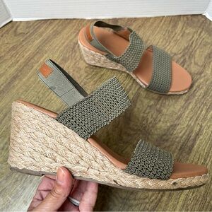 Tommy Bahama Sakura Back Strap Sage Green Wedge Sandals Size 7.5